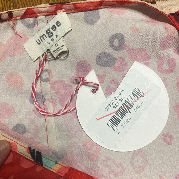 Umgee pink, red & cream floral/animal print crossbody short sleeve top s - Picture 8 of 9